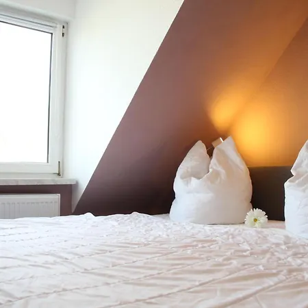 Kleinis Bei Ostseebad Kuehlungsborn * Hohen Niendorf